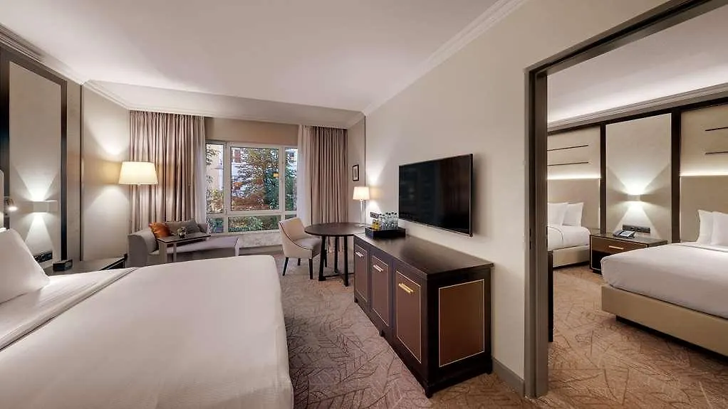 Hilton Munich City 4*,