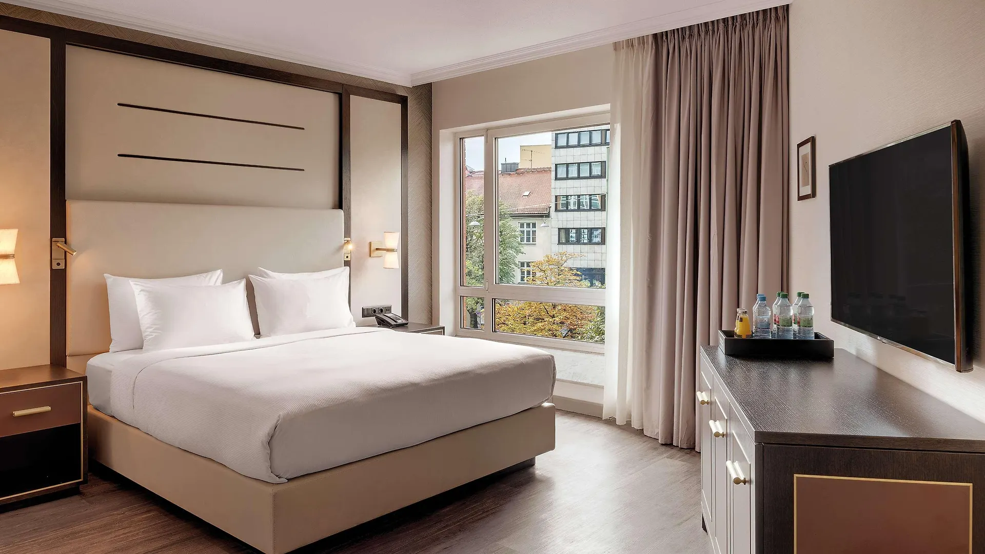 **** Hotel Hilton Munich City Německo