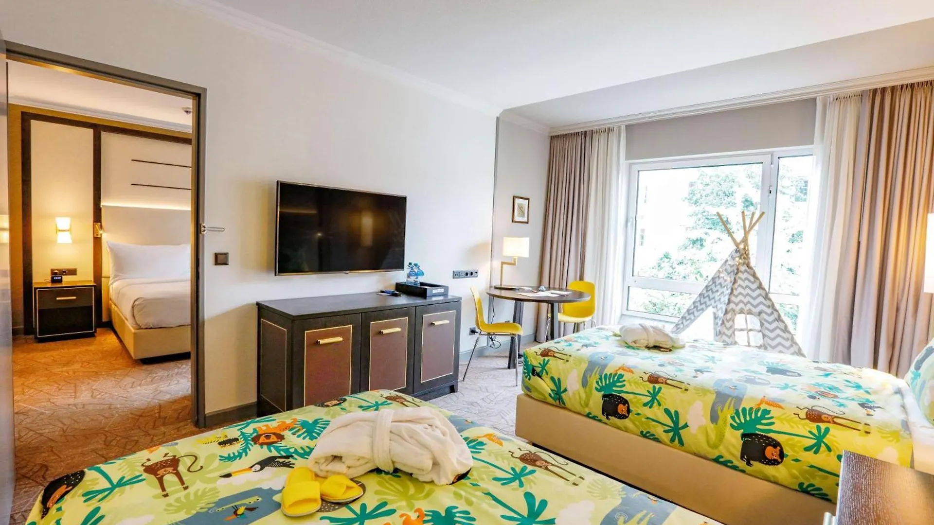 Hilton Munich City 4*,